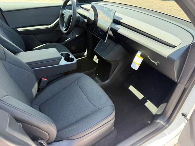 2026 Tesla Model Y Rear-Wheel Drive