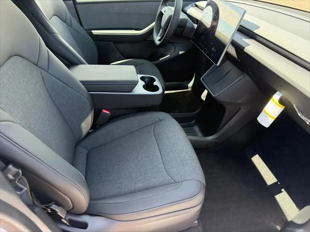 2026 Tesla Model Y Rear-Wheel Drive