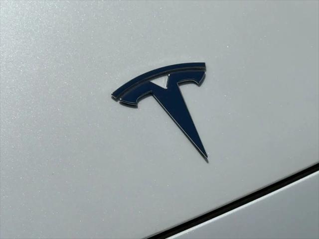 2026 Tesla Model Y Rear-Wheel Drive