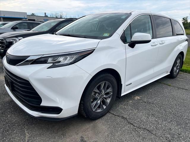 2021 Toyota Sienna LE for sale in Champlain, NY