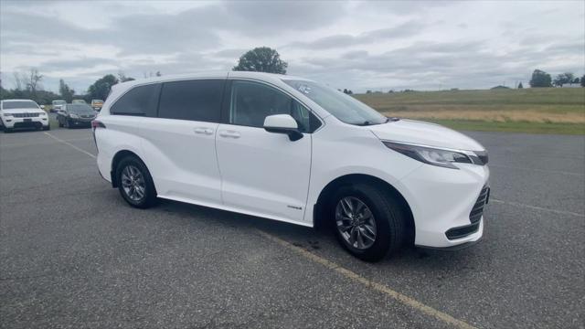 2021 Toyota Sienna LE