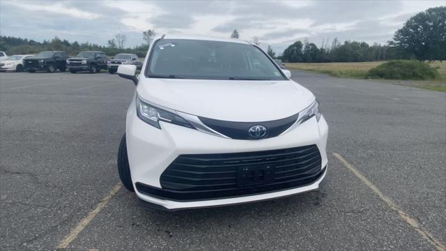 2021 Toyota Sienna LE