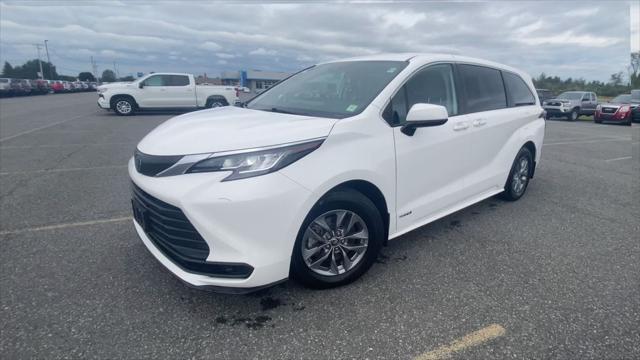 2021 Toyota Sienna LE