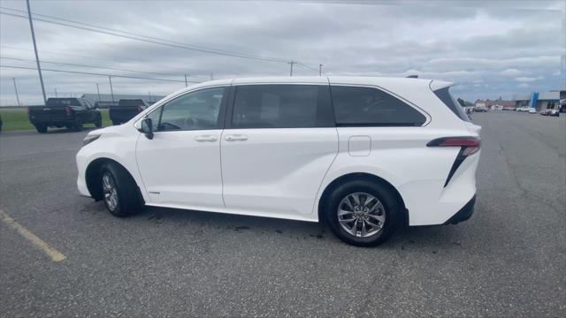 2021 Toyota Sienna LE