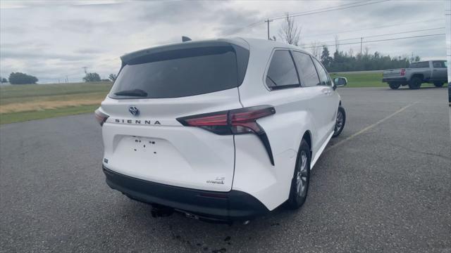 2021 Toyota Sienna LE