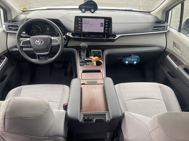 2021 Toyota Sienna LE