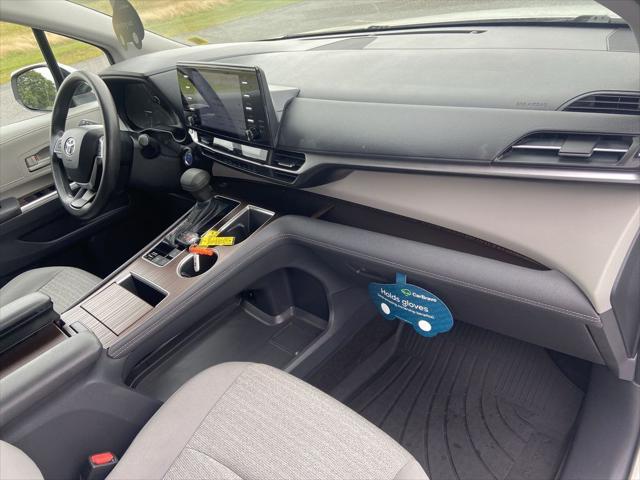 2021 Toyota Sienna LE