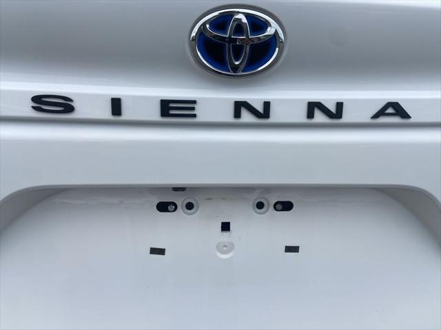 2021 Toyota Sienna LE