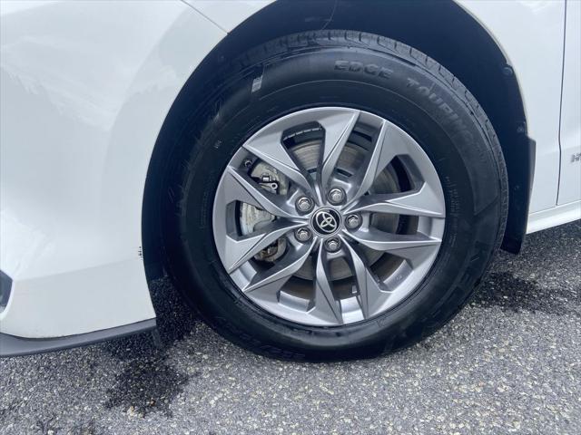 2021 Toyota Sienna LE