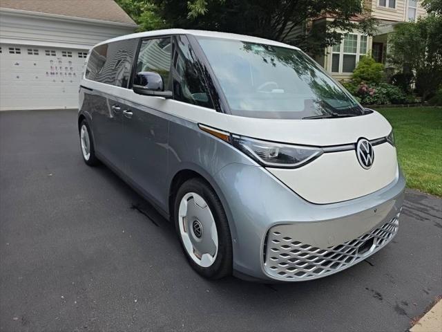 2025 Volkswagen ID. Buzz 1st Edition with 4MOTION 2025 Volkswagen ID. Buzz 1st Edition with 4MOTION
