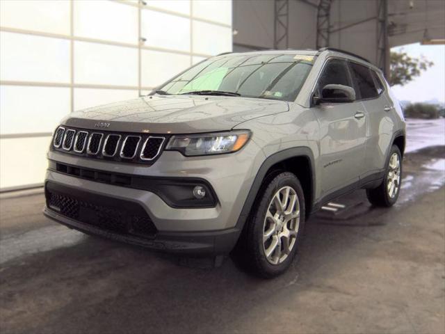 2023 Jeep Compass Latitude Lux FWD 2023 Jeep Compass Latitude Lux FWD