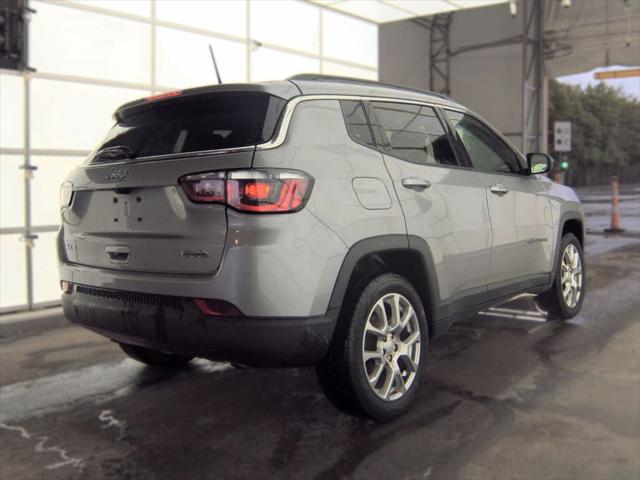 2023 Jeep Compass Latitude Lux FWD 2023 Jeep Compass Latitude Lux FWD