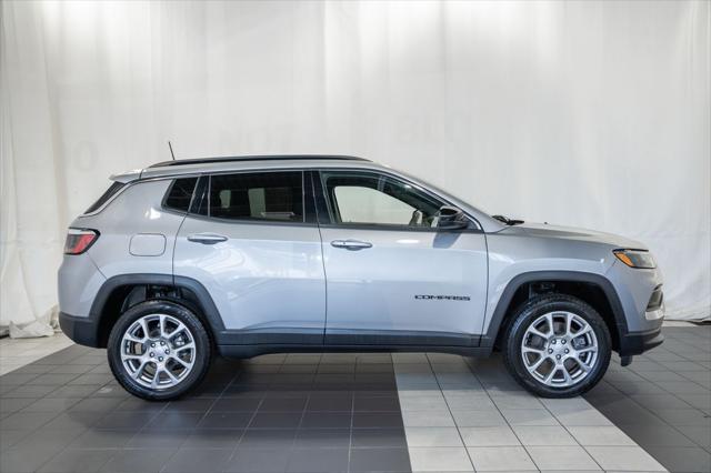 2023 Jeep Compass Latitude Lux FWD