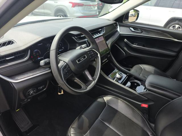2023 Jeep Grand Cherokee Limited 4x4 2023 Jeep Grand Cherokee Limited 4x4