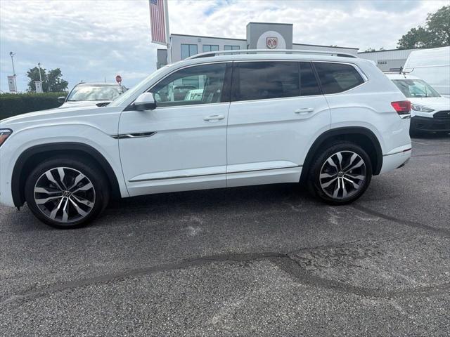 2021 Volkswagen Atlas 3.6L V6 SEL Premium R-Line 2021 Volkswagen Atlas 3.6L V6 SEL Premium R-Line