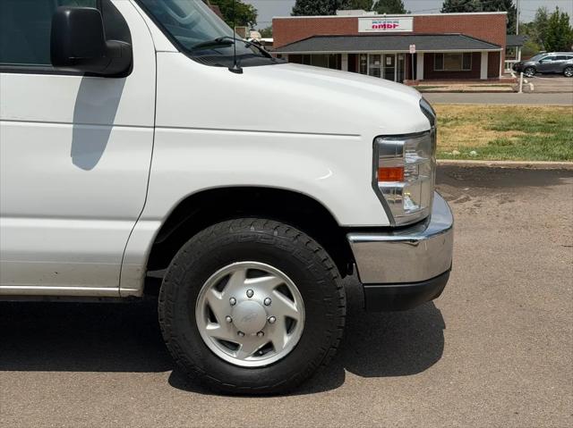 2011 Ford E-350 Super Duty Commercial