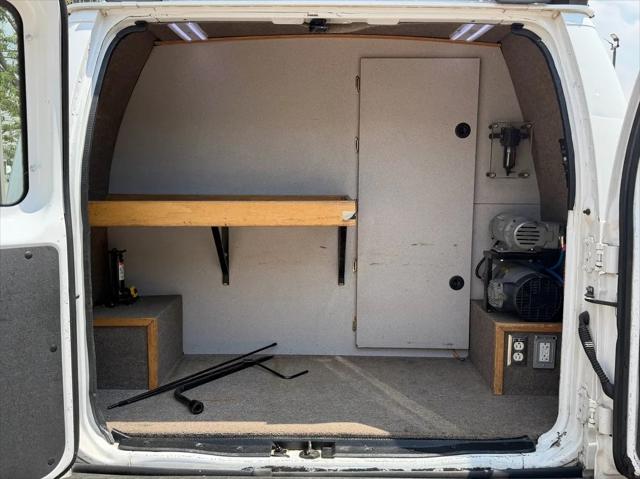 2011 Ford E-350 Super Duty Commercial