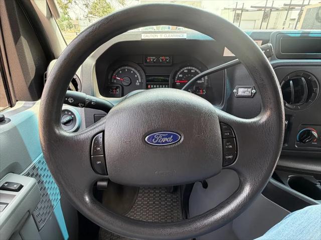 2011 Ford E-350 Super Duty Commercial