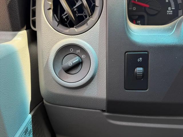 2011 Ford E-350 Super Duty Commercial
