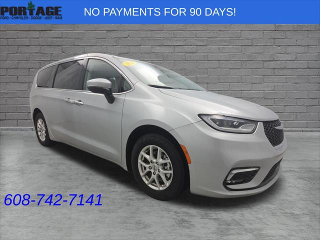 2023 Chrysler Pacifica Touring L for sale in Portage, WI