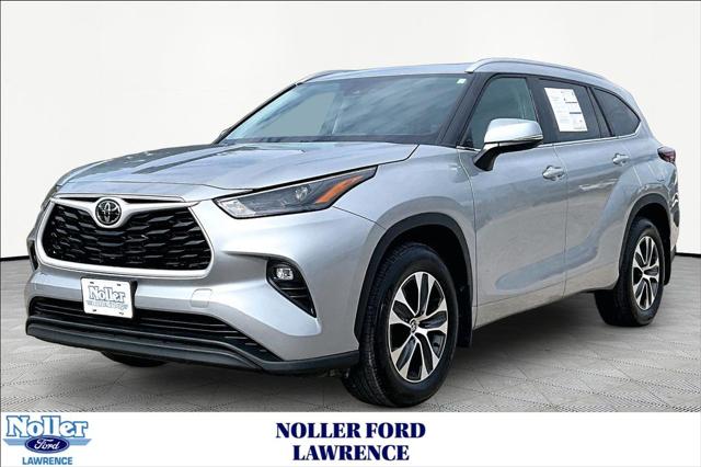 2025 Toyota Highlander XLE for sale in Lawrence, KS