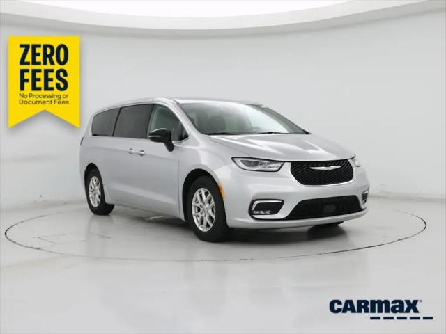 2024 Chrysler Pacifica Touring L for sale in Merriam, KS