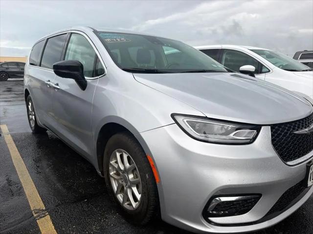 2024 Chrysler Pacifica Touring L for sale in Galesburg, IL