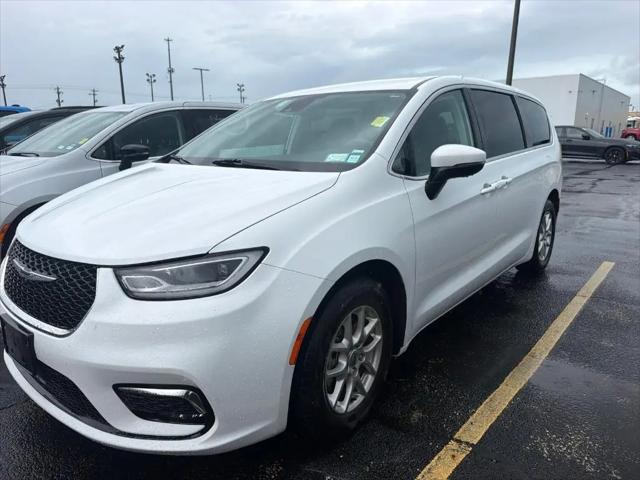 2023 Chrysler Pacifica Touring L for sale in Galesburg, IL