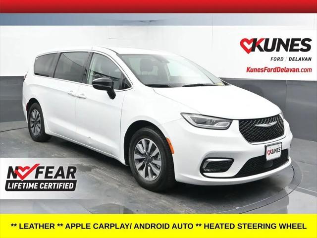 2024 Chrysler Pacifica Hybrid Select for sale in Delavan, WI