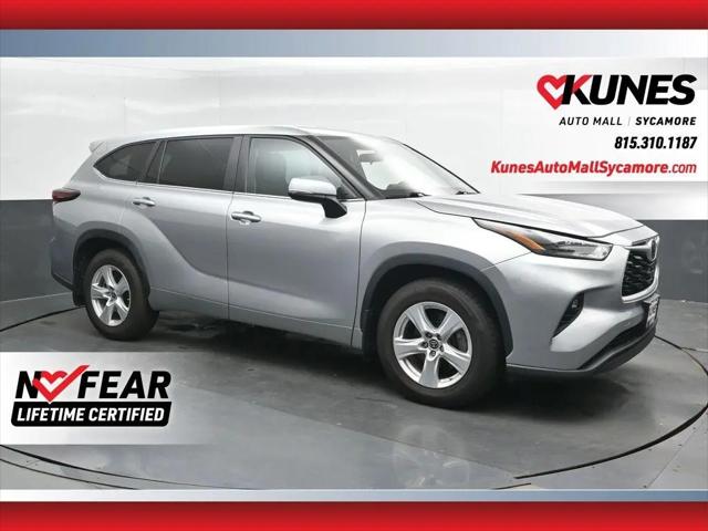 2024 Toyota Highlander LE for sale in Sycamore, IL