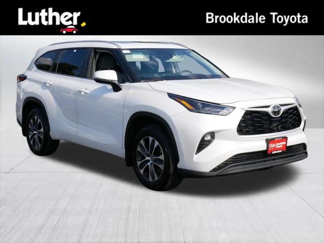 2026 Toyota Highlander XLE for sale in Brooklyn Center, MN
