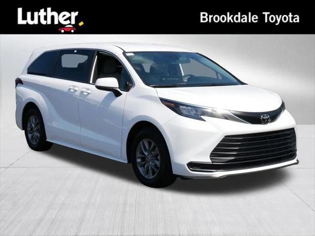 2026 Toyota Sienna LE for sale in Brooklyn Center, MN