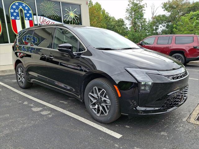 2027 Chrysler Pacifica PACIFICA LIMITED AWD 2027 Chrysler Pacifica PACIFICA LIMITED AWD
