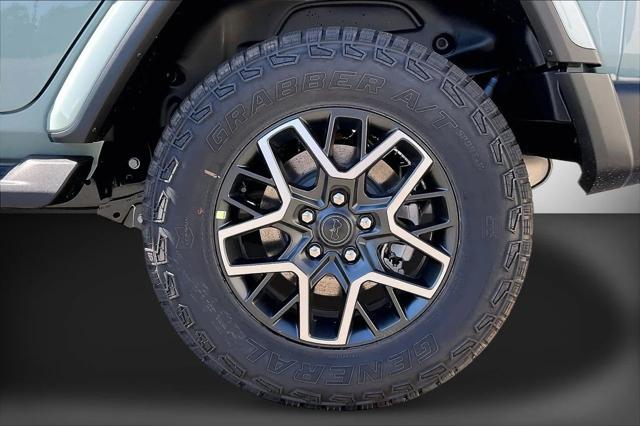 New 2027 Earl Clear-Coat Paint Jeep Sahara image 33