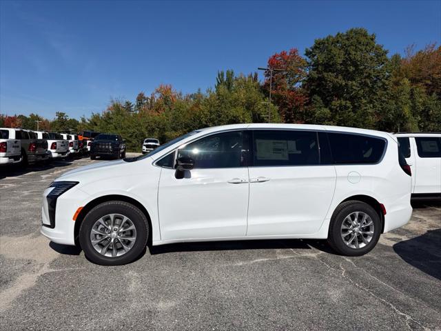 2027 Chrysler Pacifica Select AWD