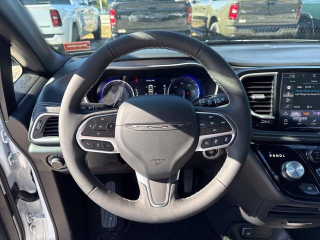 2027 Chrysler Pacifica Select AWD