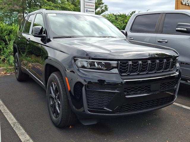 2027 Jeep Grand Cherokee GRAND CHEROKEE LAREDO ALTITUDE 4X4