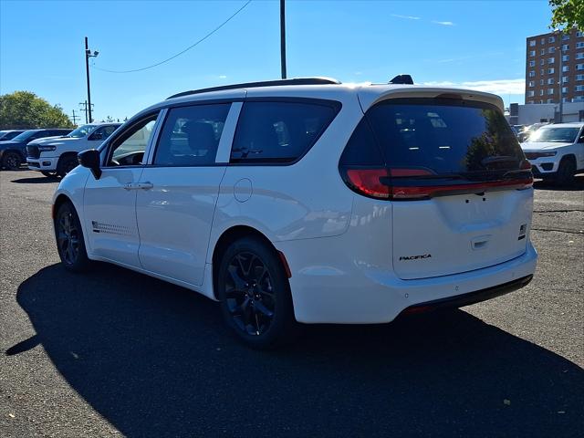 2027 Chrysler Pacifica PACIFICA SELECT