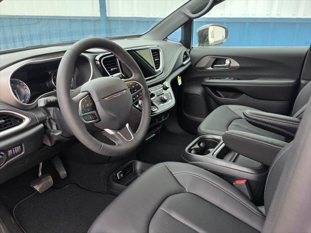 2027 Chrysler Pacifica Select AWD