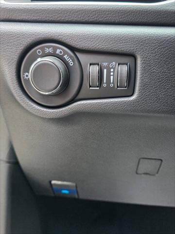 2027 Chrysler Pacifica Select AWD