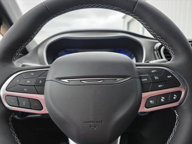 2027 Chrysler Pacifica Select AWD