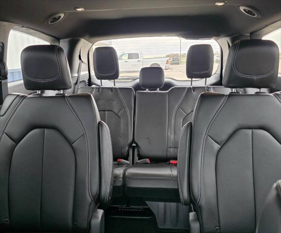 2027 Chrysler Pacifica Select AWD