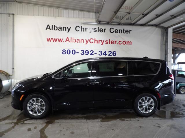 2027 Chrysler Pacifica Select AWD for sale in Albany, MN