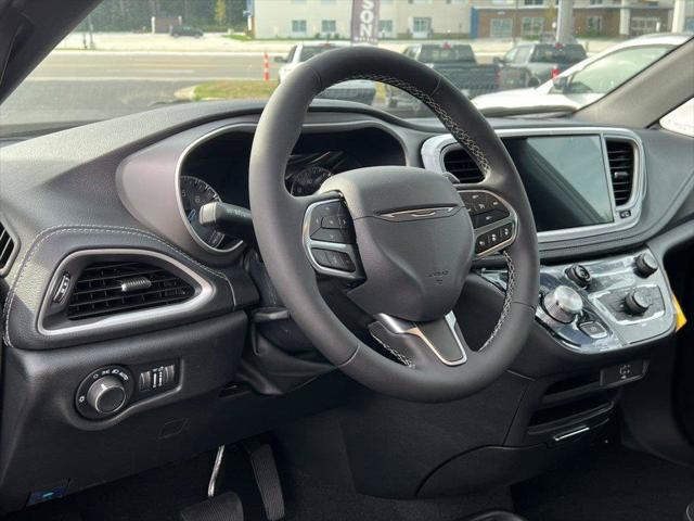 2027 Chrysler Pacifica PACIFICA SELECT