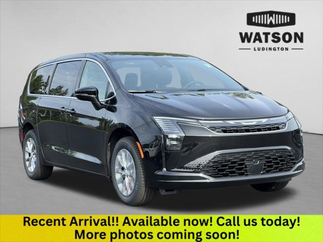 2027 Chrysler Pacifica PACIFICA SELECT AWD