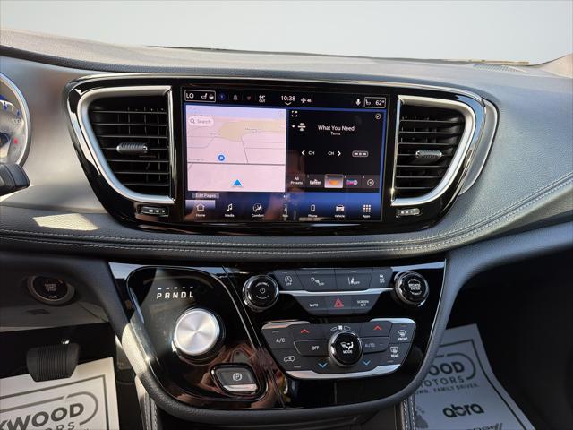 2027 Chrysler Pacifica Limited AWD