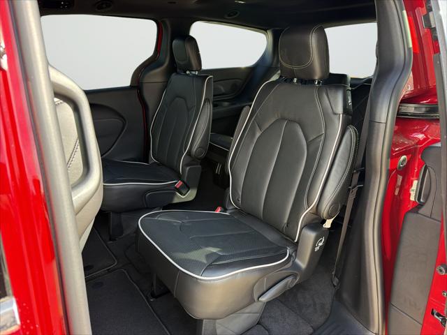 2027 Chrysler Pacifica Limited AWD