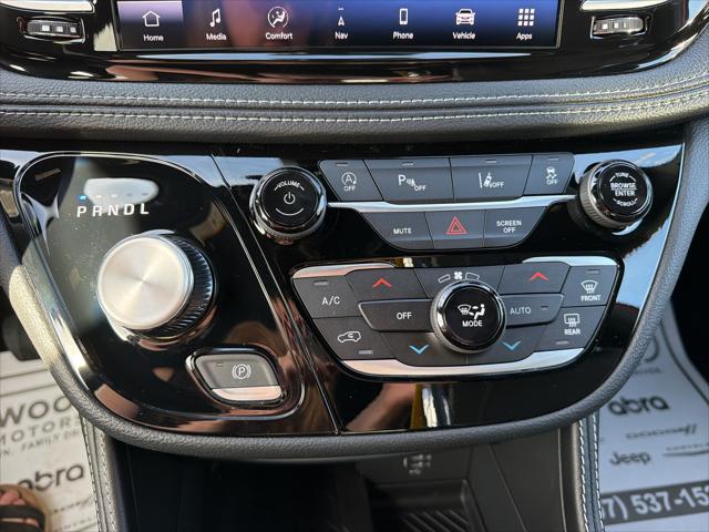 2027 Chrysler Pacifica Limited AWD