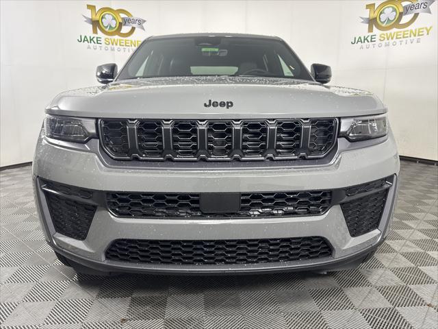 2027 Jeep Grand Cherokee Laredo Altitude