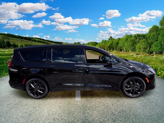 2027 Chrysler Pacifica Limited